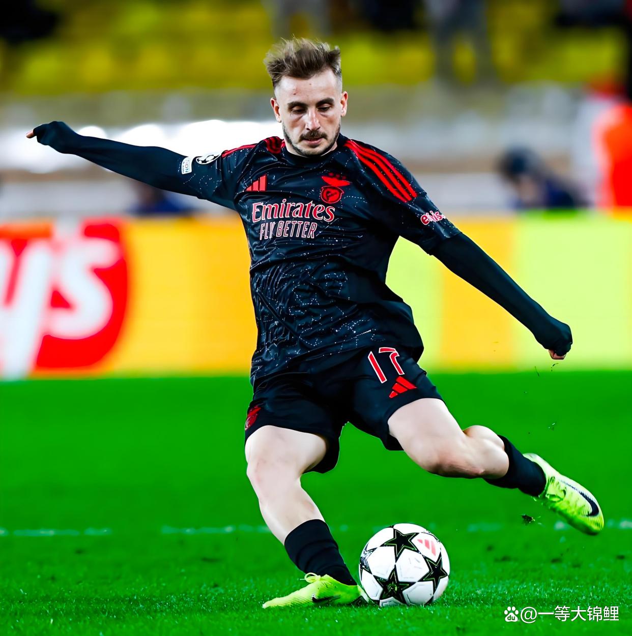 今年会真人游戏-里程碑夜！费耶诺德绝杀压哨，葡超转会期刷纪录，球迷炸锅，控场能力受关注的简单介绍