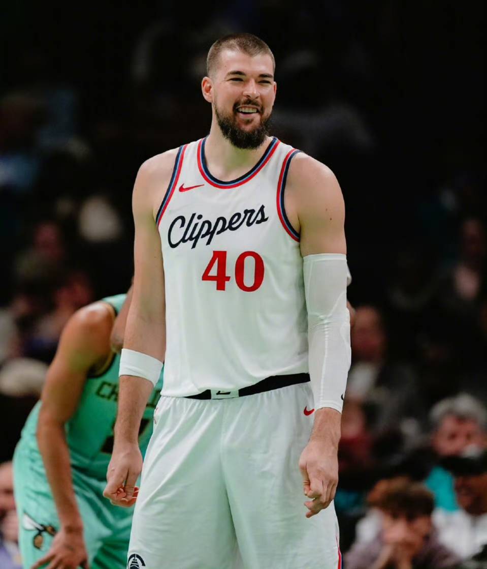 里程碑夜!洛杉矶快船豪取连胜,NBA总决赛窗口期刷纪录,引发热议,心理建设被强调 里程碑夜!洛杉矶快船豪取连胜,NBA总决赛窗口期刷纪录,引发热议,心理建设被强调